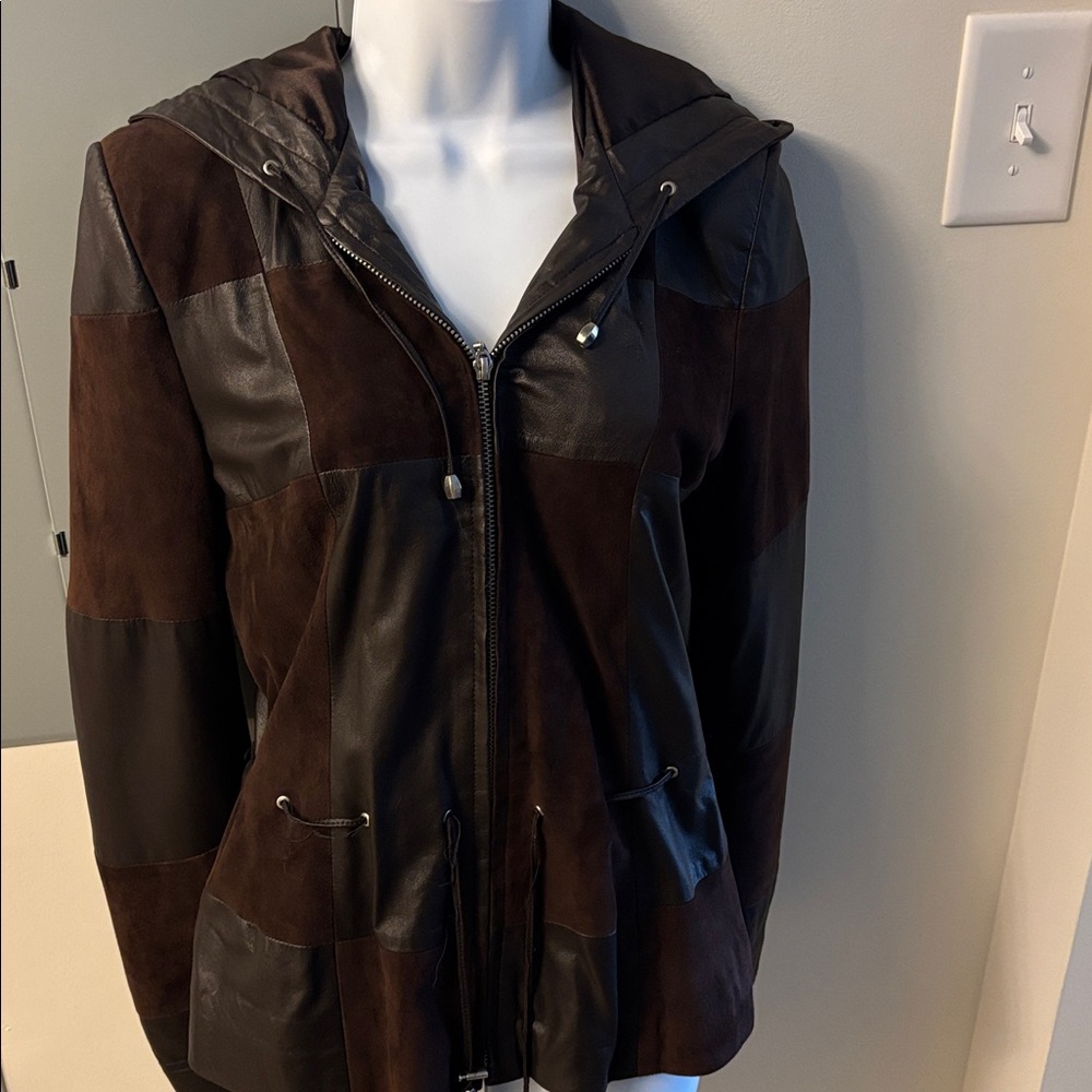 Bugatti Brown lamb leather hooded jut